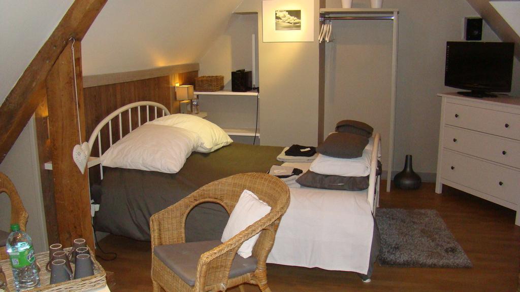 Gite De La Cour Campandre-Valcongrain Номер фото