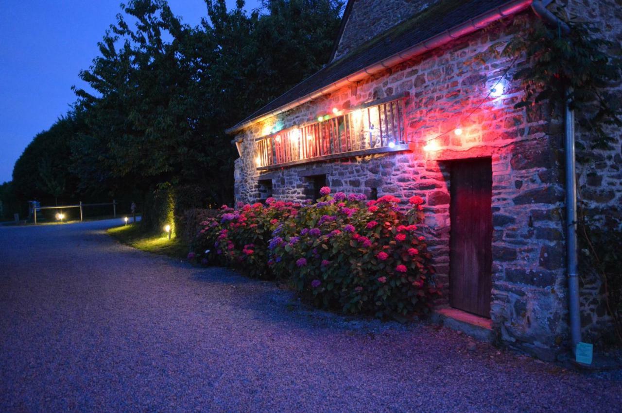 Gite De La Cour Campandre-Valcongrain Экстерьер фото